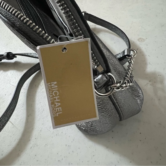Michael Kors LT Pewter LG Dome Crossbody Leather Bag - Picture 8 of 14